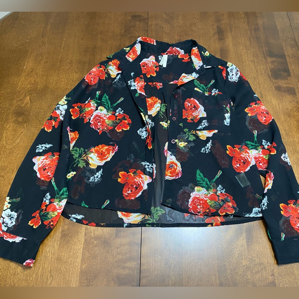 Truth NYC Shear Black and Floral Button Up Crop Shirt, Size L